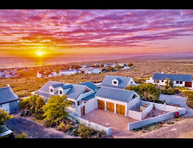 3 BEDROOM HOUSE FOR SALE IN GROTTO BAY